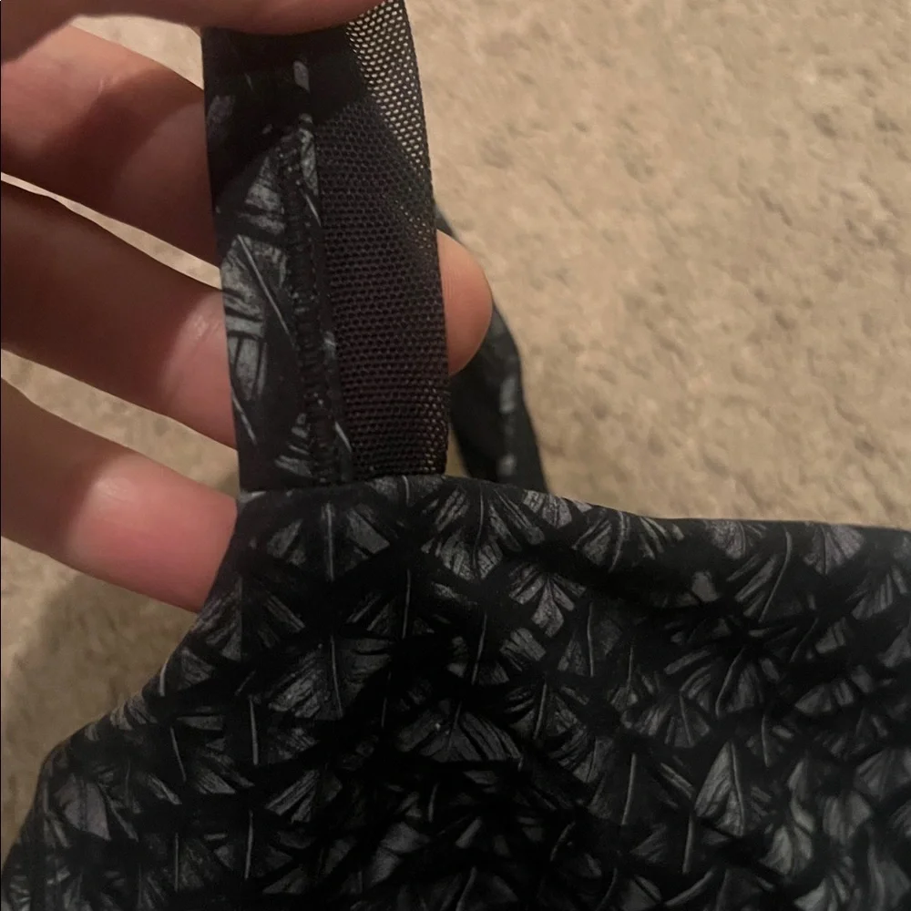 lululemon athletica Sports Bra - Picture 3 of 5